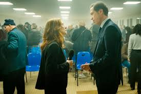 merlinpapin3's tweet photo. Ce soir sur @ARTEfr le film #LesPromesses de Thomas Kruithof (2021) avec Isabelle Huppert Reda Kateb Jean Paul Bordes Naidra Ayadi Laurent Poitrenaux Soufiane Guerrab Stefan Crepon
Quartier tristement célèbre en Seine-Saint-Denis, les Bernardins subissent les ravages du temps. Clémence Collombet, la maire de la ville, décide de prendre le problème à bras le corps en annonçant que pour son dernier mandat, la cité sera entièrement rénovée. Soutenue par Yazid, son proche conseiller, elle se lance dans un bras de fer avec les marchands de sommeil, mais aussi avec une administration peu encline à lui allouer les fonds nécessaires pour son projet. En lieu et place, une surprenante mais alléchante proposition émanant du Premier ministre en personne vient fortement perturber ses plans initiaux de fin de carrière politique...
@FredOL69007
❤️si vous aimez