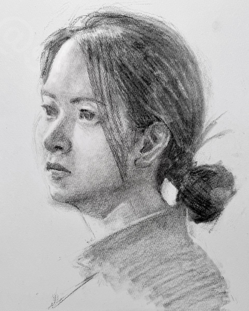 頭部制作 画用紙に木炭 コンテ等 B4サイズ