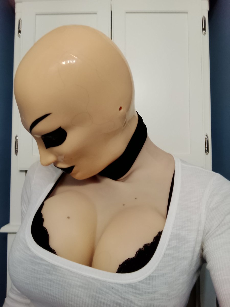 Renimasks tweet media