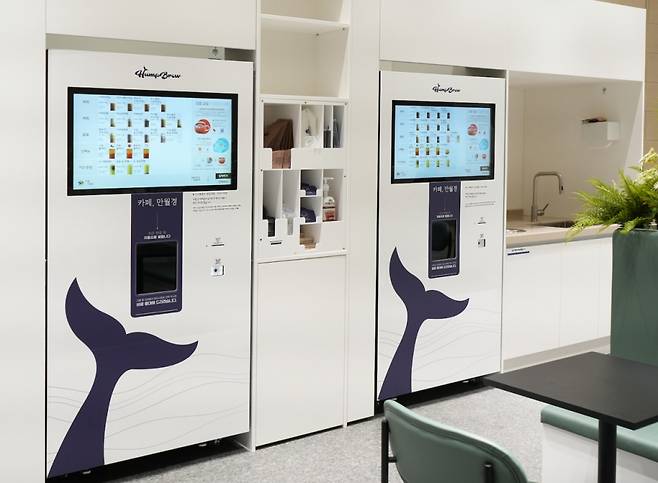 MoonWhale tweet media