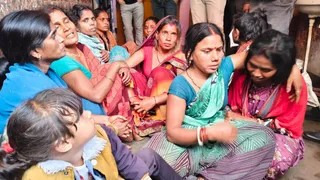 ApneVicharOS's tweet image. #दिल्ली के समयपुर बादली में पति ने पत्नी और तीन मासूम बेटियों की नृशंस हत्या कर मानवता को शर्मसार कर दिया है। 
3, 4 और 5 साल की बच्चियों का क्या कसूर था?

आरोपी पिता मुनचुन केवट को जल्द से जल्द सलाखों के पीछे होना चाहिए।
​ #DelhiCrime  #RSCode