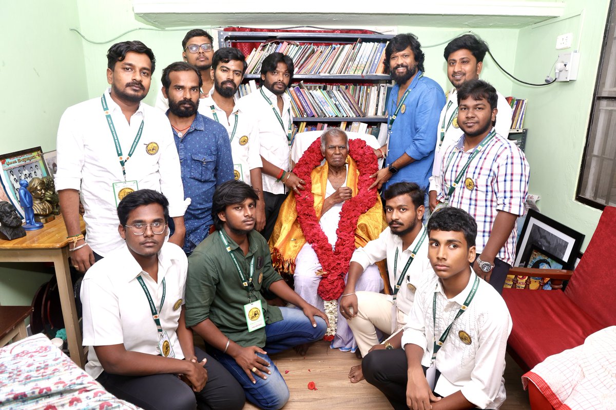 வாழ்நாள் போராளி 1924-2026 அய்யா #நல்லகண்ணு 💪🙏

வாழ்நாள் முழுவதும் மக்களுக்கும் இயற்கைக்கும் போராடிய போராளி இயற்கை எய்தினார்.
இந்த நூற்றாண்டின் மிகச் சிறந்த நேர்மையும் எளிமையும் கொண்ட அரசியல் தலைவர்.

அவரைப் போன்றவர்கள் அரிது.
அரசியல் தலைவர்கள் அனைவரும் முழுமையாக இல்லையெனினும்,