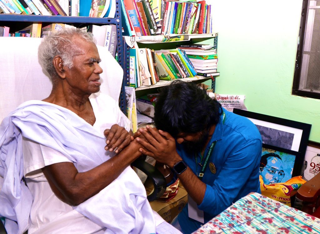 soundar4uall's tweet photo. வாழ்நாள் போராளி 1924-2026 அய்யா #நல்லகண்ணு 💪🙏

வாழ்நாள் முழுவதும் மக்களுக்கும் இயற்கைக்கும் போராடிய போராளி இயற்கை எய்தினார்.
இந்த நூற்றாண்டின் மிகச் சிறந்த நேர்மையும் எளிமையும் கொண்ட அரசியல் தலைவர்.

அவரைப் போன்றவர்கள் அரிது.
அரசியல் தலைவர்கள் அனைவரும் முழுமையாக இல்லையெனினும், குறைந்தது ஒரு பகுதியாவது அவரின் வழியைப் பின்பற்ற வேண்டும்.

அய்யா அவர்களின் ஆன்மா சாந்தியடைய இறைவனை பணிவுடன் வேண்டுகிறேன்.

#RIPNallakannuAyya 🙏😔

#SoundaraRaja 
#MannukkumMakkalukkum
#TVKVijay #TVK