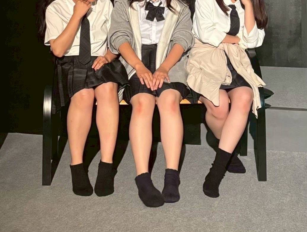 【 部署紹介⑥ 】

衣装部

世界観もキャストの数も大規模な脚本を相手に衣装部も奮闘中です💪
登場人物が増えた分だけやることも増える部署のひとつですが、やりがいは無限大です🌟

#劇団404 #ヒロゲキ #演劇 #広島