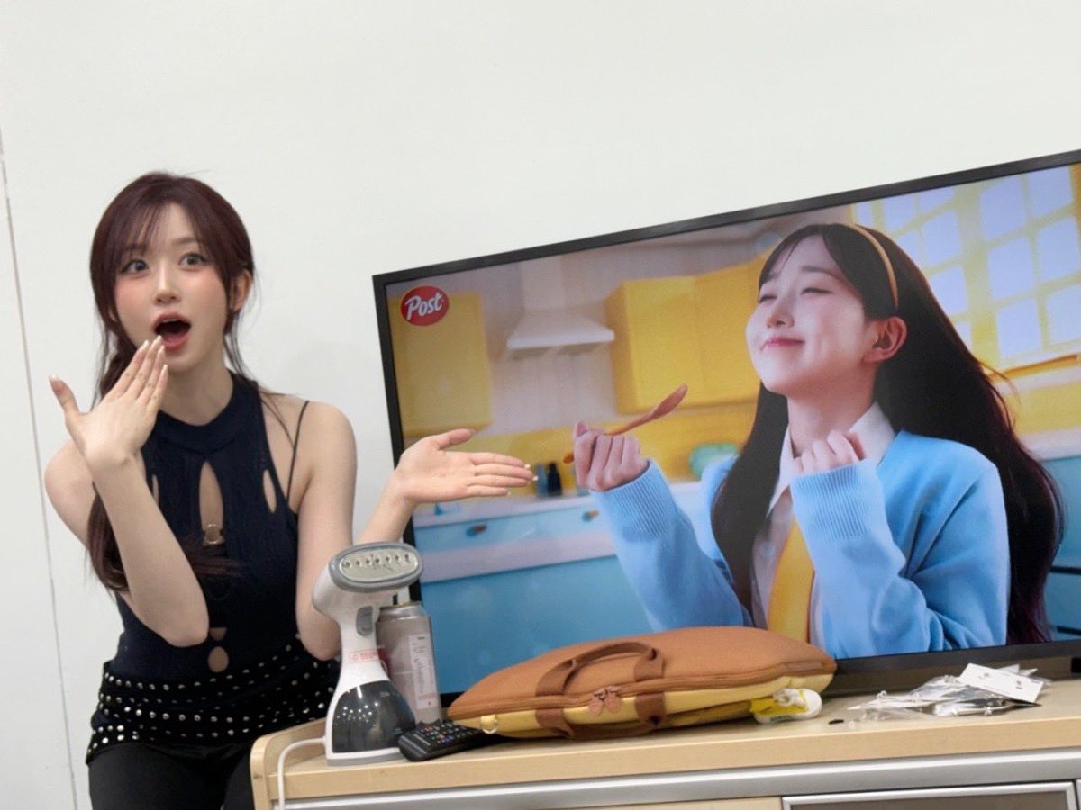 오늘은 해원데이~! 이번 해원언니 생일두 함께 보낼 수 있어서 넘 좋다!!🥰 제가 온 마음을 담아 축하할게요 항상 저를 웃게 해주는 해원온니에게도 늘 웃는 일만 가득하길 바라요!!💛

#NMIXX #엔믹스 
#배이 #BAE 
#해원이로_가득찬_오늘
#HAEWON_AND_ONLY