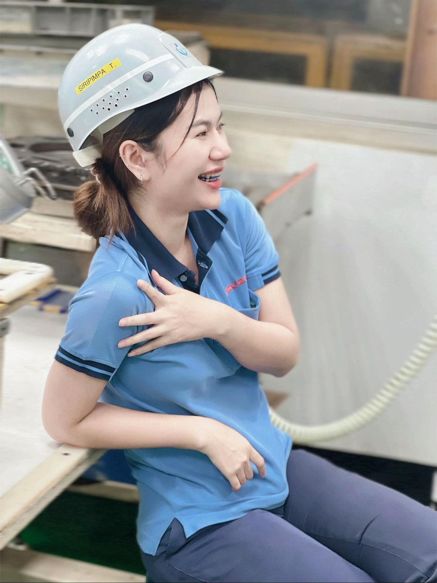 จงยิ้มไว้ในวันที่โลกใจร้ายกับเรา แวะมาเติมกำลังใจให้กันนะคะ
#สาวโรงงาน #บ่าวโรงงาน #นิคมลาดกระบัง