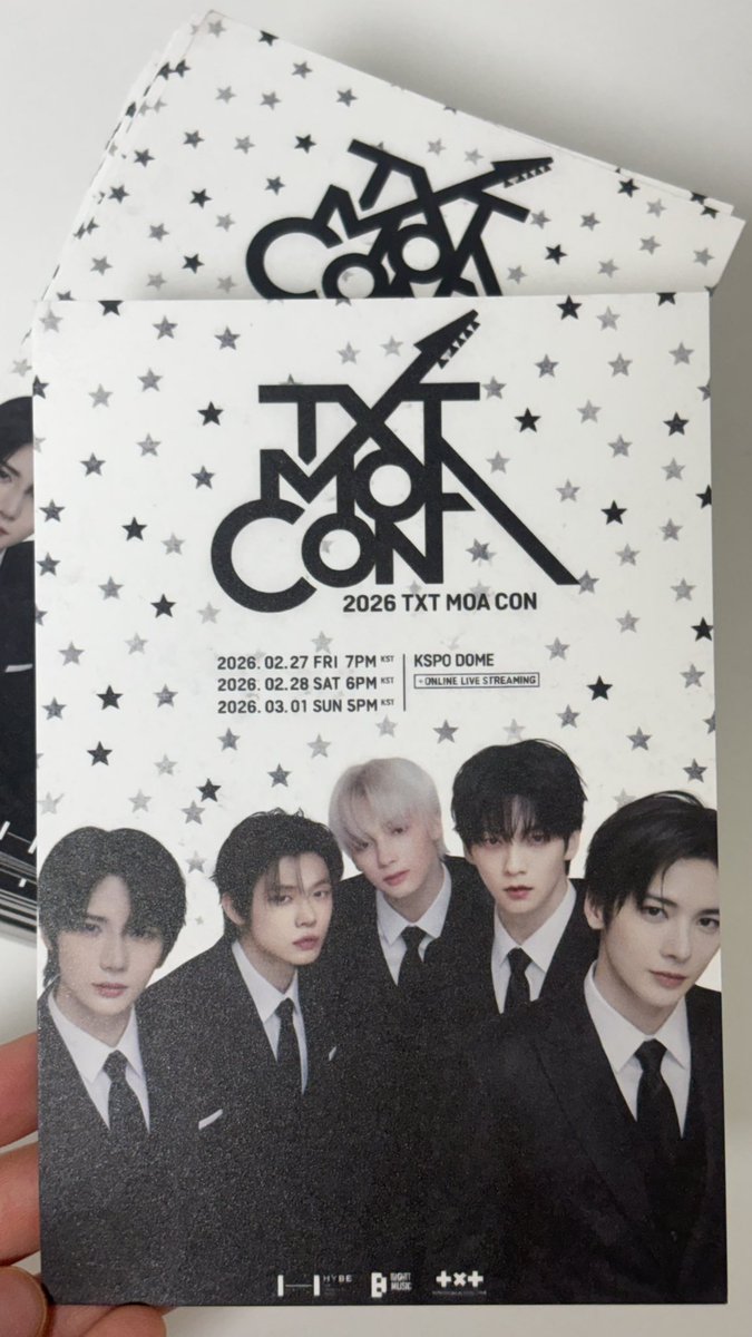 TXT MOA CON 나눔합니다!

나눔 엽서 도착햇어요╰(*´︶`*)╯♡ 
포장후 한번 더 올릴게요!

첫,중,막 60장 이상씩 나눔 예정
장소 &amp; 착장은 당일 타래!
인증 - RT,♡
합성 힘드럿음.. 많이 받으러와여

#모아콘 #모아콘나눔 #투바투 #투바투나눔 #moacon #txt