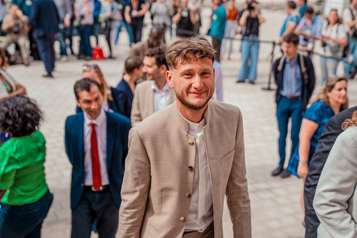 Ce type, député LFI, présumé commanditaire d’un assassinat, a disparu de l’assemblée nationale, mais va continuer à toucher son indemnité de député.
Voilà, c’est tout.