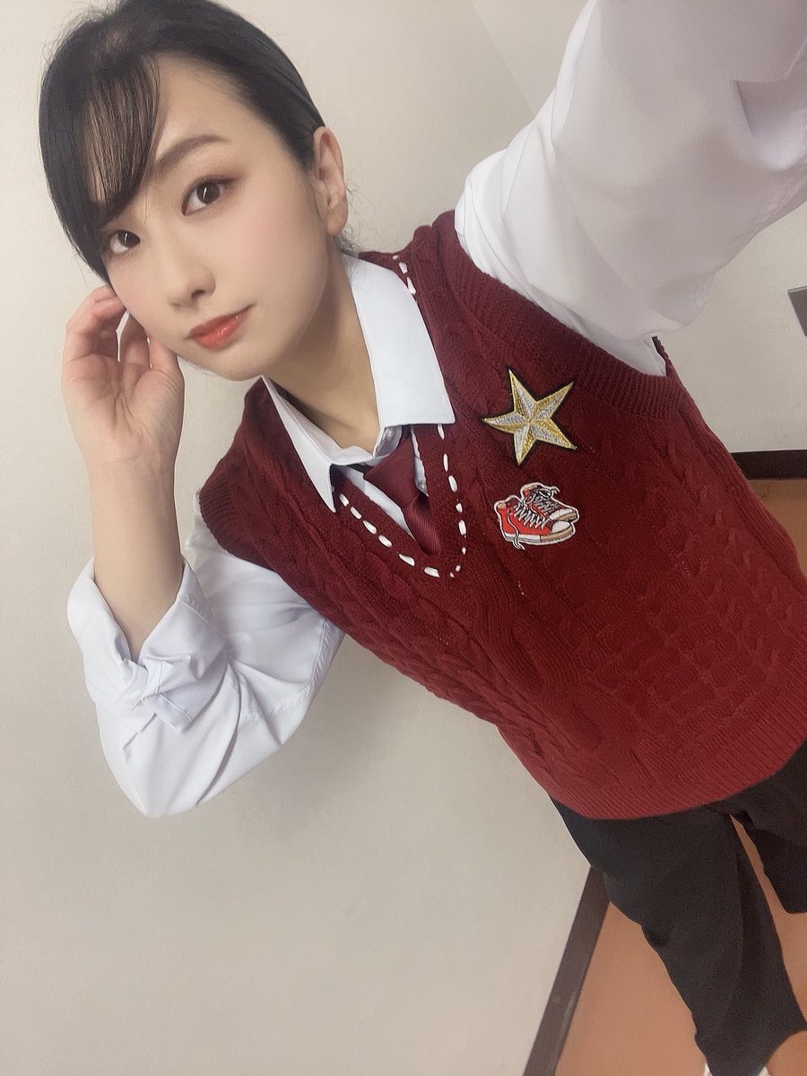 a24_aytk's tweet photo. さあ、ビジュアルが解禁しました。

この度、主演の【ヴァイオラ】を演じさせていただきます。

ヴァイオラとして精一杯最後まで生きていきます。

その覚悟は新しい私のスタイルに込めてます。

チームの皆様と、素敵な作品を作ります。

2026年一発目の主演。
見届けてください。 https://t.co/5HjavWPwMC