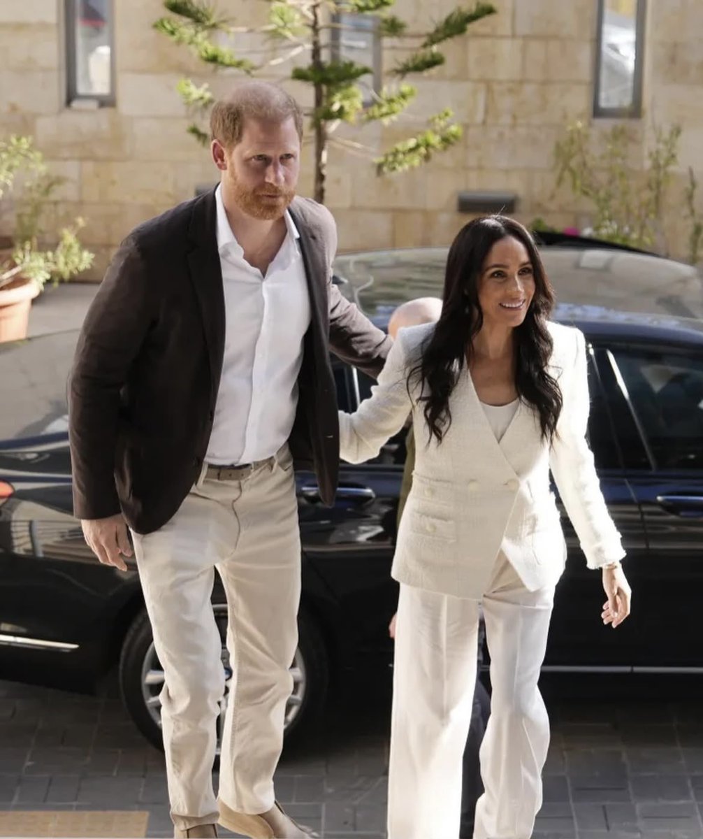 The Duke &amp; Duchess of Sussex have begun their 2 day trip to Jordan with a roundtable discussion hosted by the World Health Organisation (WHO) alongside stakeholders from the United Nations &amp; many of its agencies, diplomatic representatives &amp; donors❤️
#HarryandMeghan