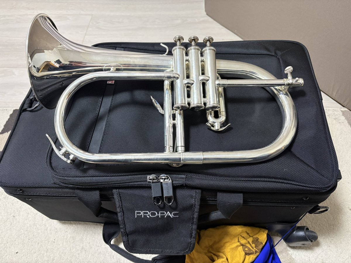 KinichiFurukawa's tweet photo. ボチボチも📯の音出し🤗
今夜はフリューゲルさんです😃
#jupiterflugelhorn #jupiter #jupiterinstruments #jfh1100rs https://t.co/jLQmRYyVYZ