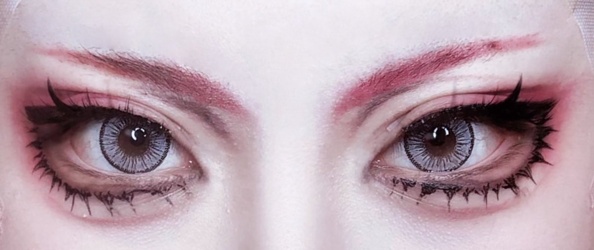 左右差とほくろがかなり気になる