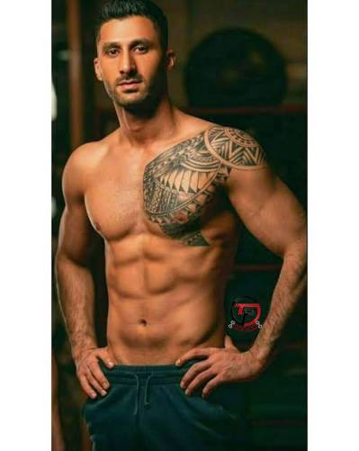 رشید مظاهری از داخل خاک ایران فریاد زد 
باشد برای نخالگان تیم های پرسپولیس و استقلال که باید بدونن نونی که به بچه هاشون میدن آغشته به خون جوانان وطنه .