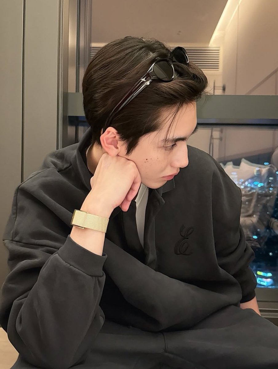 IDEAZONETIMER's tweet photo. เฮียจริง เฮียแท้ 🖤

#PHUTATCHAI
#Club21Thailand
#fearofgodessentials https://t.co/axqZ95SJjC