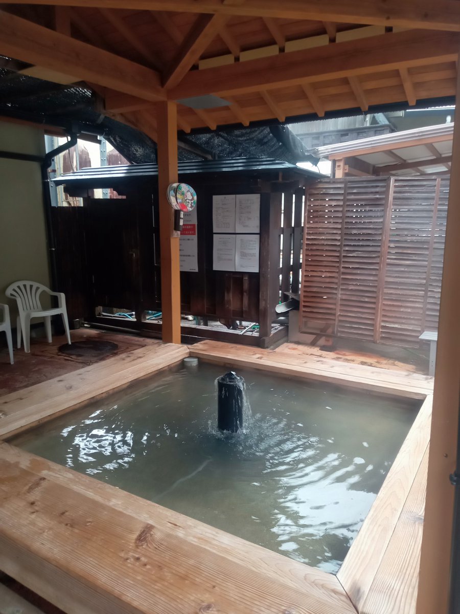 今日はお仕事で川根町へ
生憎の天気でSLも見れなかったです😰
道の駅に足湯があるのは知らなかった😲

#木工
#中古機
#買取
#販売
#川根町