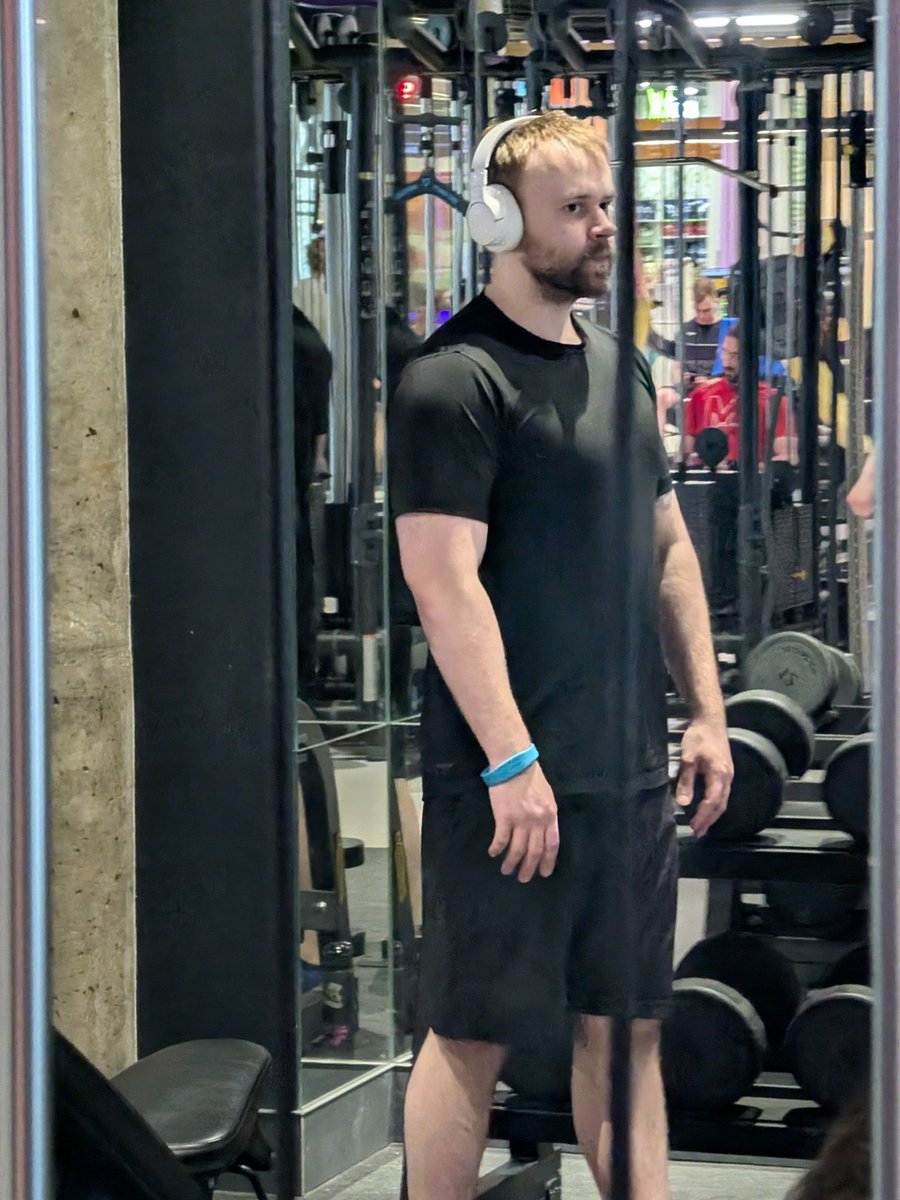 Нетрезвый корги tweet media