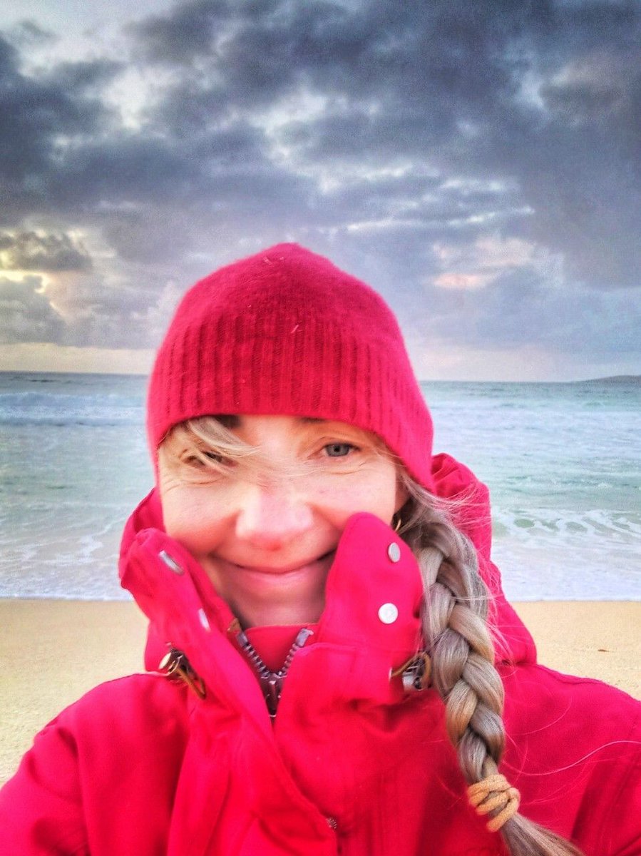 CSoilleir's tweet photo. Tha sinn a' cur fàilte air Mairi gu Cnoc Soilleir bho Sabhal Mòr Ostaig. Bidh i còmhla rinn airson 3 seachdainean a’ neartachadh a' Gàidhlig aice agus mar sin dèan cinnteach gun bruidhinn thu rithe.
@sabhalmorostaig #Uibhist #Gàidhlig https://t.co/sIsQEI4gtN