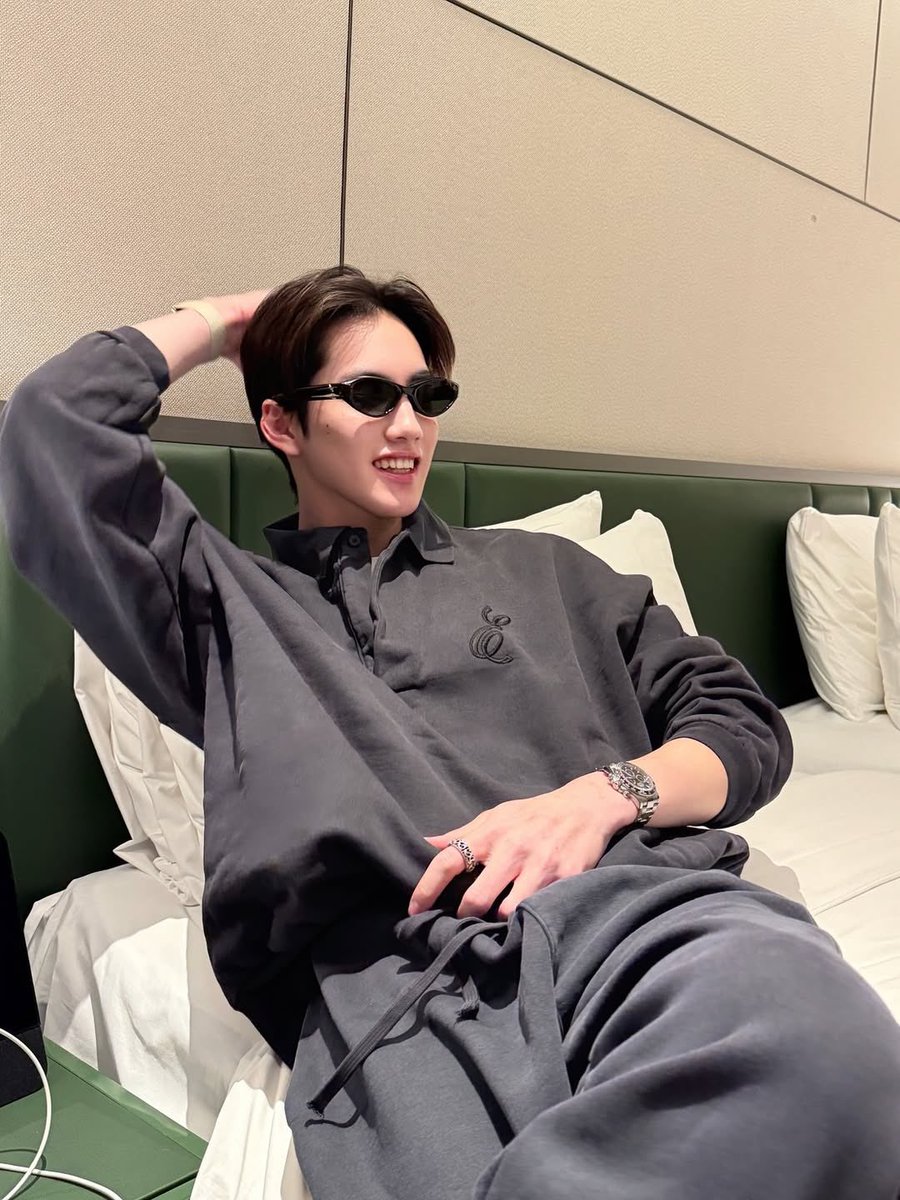 _peachyou's tweet photo. เฮียภู 77 คัมแบคคคคค 🖤🤟🏻

#PHUTATCHAI
#Club21Thailand
#fearofgodessentials https://t.co/UxgMQfzMDR
