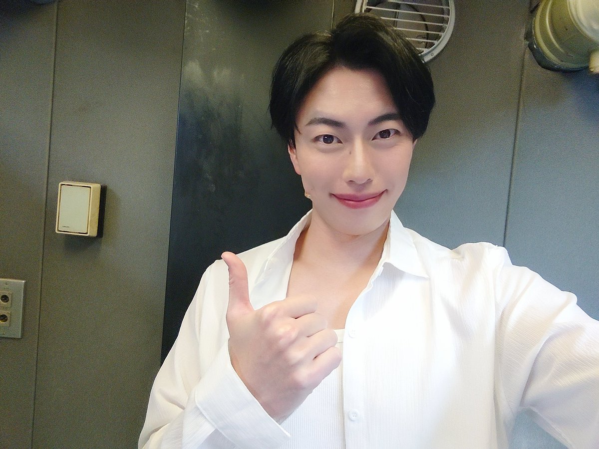 RikuNoma's tweet photo. 舞台『Showとコント』千秋楽でした！
本当に濃い時間だった！！
沢山の応援
ありがとうございました！！！！！
#Showとコント https://t.co/EzxYmwkMXz