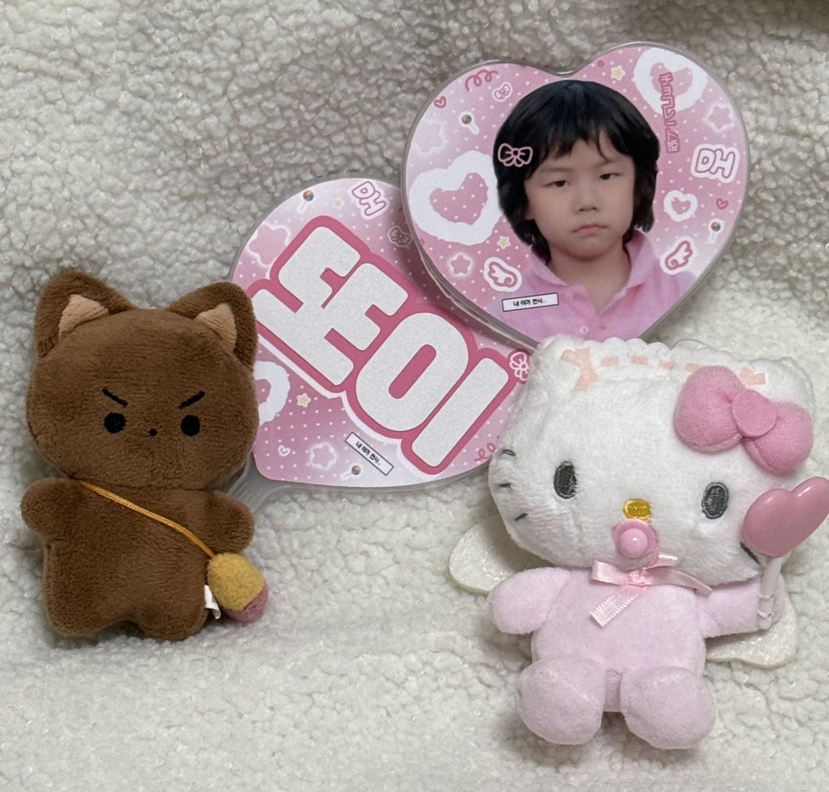 안뇽하세요? 투어스 팬미팅 기념으로 또이 미니우치와를 제작 했어여〰️

알티추첨 1분께 미니 우치와 보내드립니다앙 💕💕💕

당발은 하고싶을때!! 국내 거주자만 가능합니다