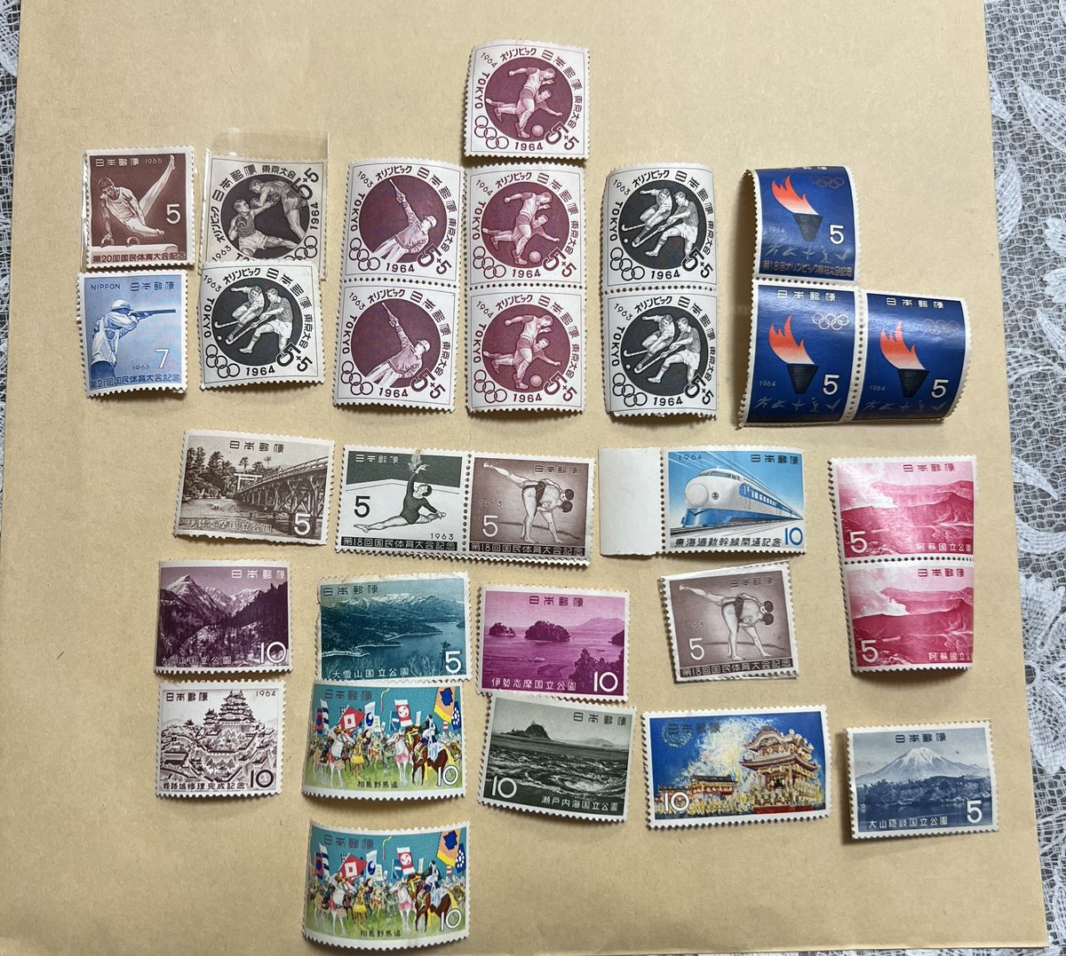 1964年オリンピック辺りの切手とか譲り受けた。レトロなデザインで