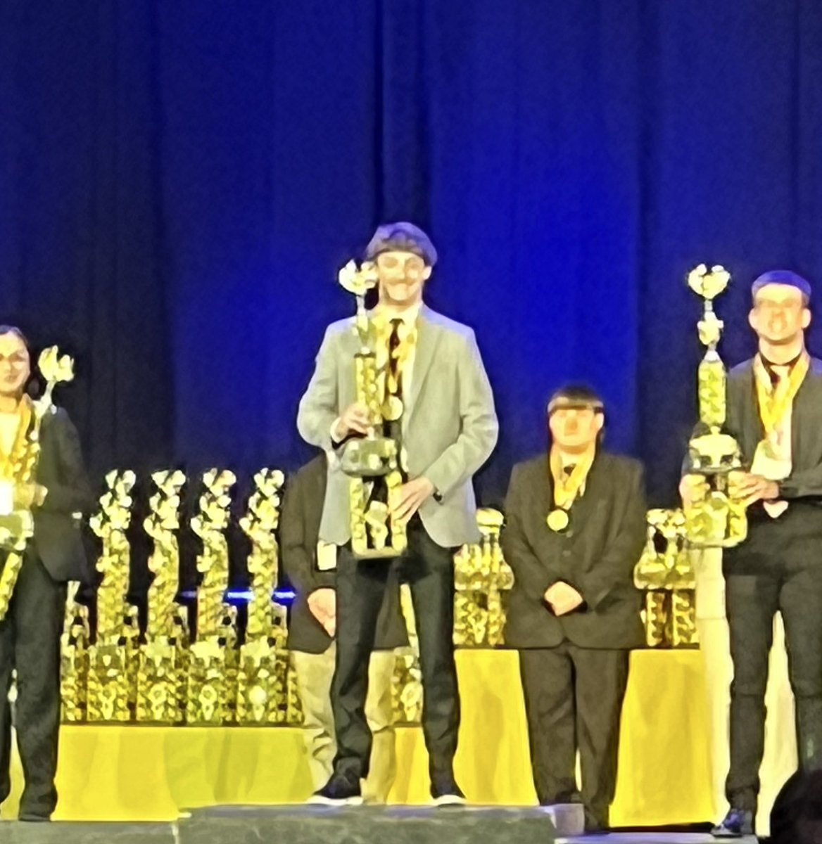 Clinton-Massie Boys Basketball tweet media