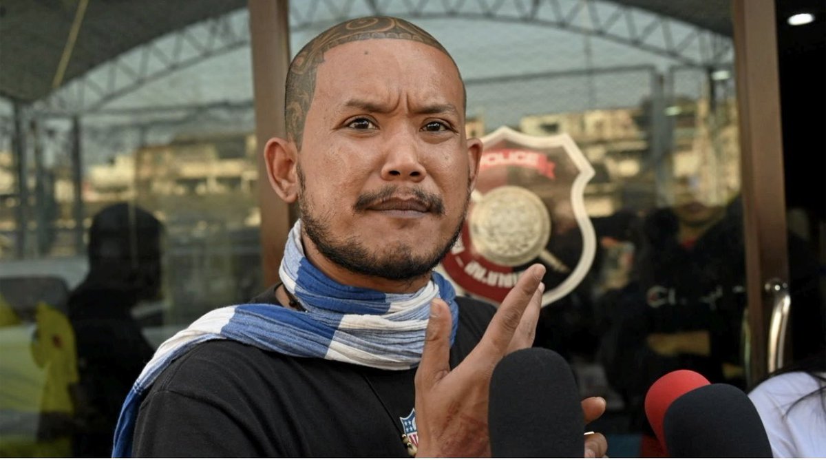 โฉมหน้าเสือดุสิต เน็ตไอดอลคนที่ล้านเก้า (สื่อเค้าตั้งให้) มีชื่อเสียงด้านการทำคอนเทนต์แนว นักเลงกลับใจ และตอนนี้ผันตัวมาเป็นอินฟลู รับงานรีวิวต่างๆ อืมมมม 

เสือดุสิตออกมายอมรับว่าตัวเองทำเกินกว่าเหตุกับกระแสดราม่าที่มีน้องผญคนนึงออกมาโพสต์ขอความเป็นธรรมให้พ่ออายุ50กว่า