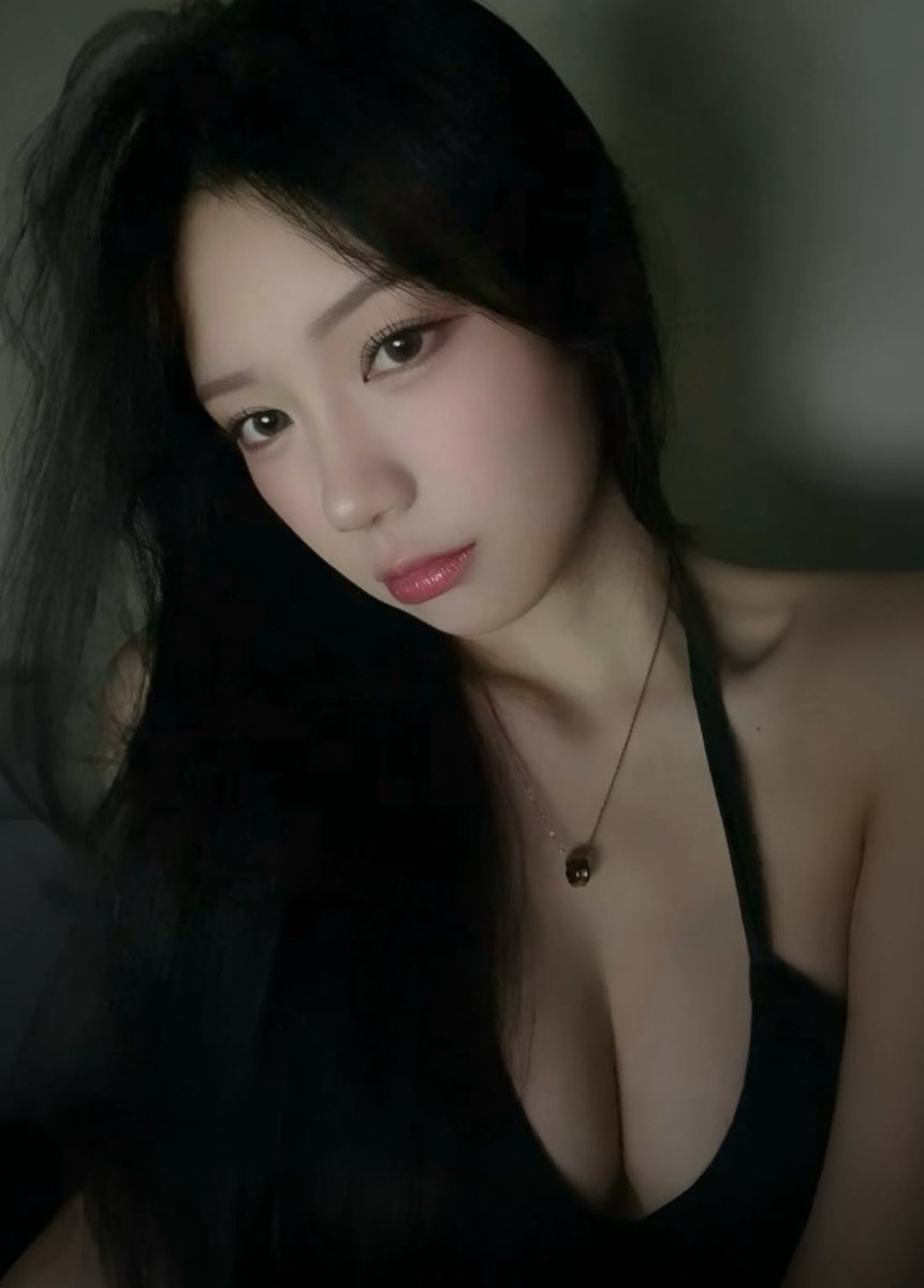 Dieulinh151's tweet photo. cơ địa dễ nung chứ k có dâm nha https://t.co/Btc42K8gw3