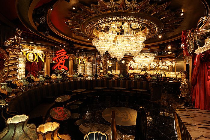 昼職ホス狂い tweet media