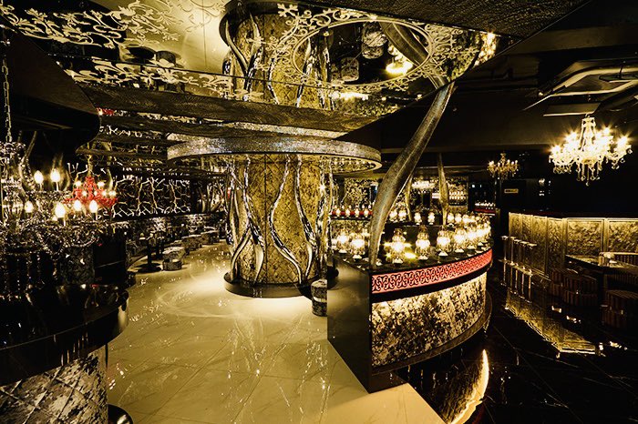 昼職ホス狂い tweet media