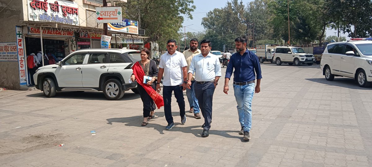 આજરોજ દહેજ તા.વાગરા ગ્રામ પંચાયતની મુલાકાત કરવામાં આવી.વિકાસના કામોની સ્થળ પર ચકાસણી કરવામાં આવી.તેમજ દહેજ ગ્રામ પંચાયતની આજુબાજુના ગામોના તલાટીઓ તથા સરપંચશ્રીઓ સાથે બેઠક યોજી, જેમાં ગામોમાં સાફ-સફાઈ જાળવવા તથા ચાલી રહેલા વિકાસના કામો સત્વરે પૂર્ણ કરવા સૂચનાઓ આપવામાં આવી.
<a href="/CMOGuj/">CMO Gujarat</a>