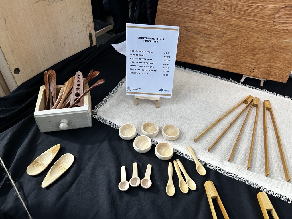bethanyschkent's tweet image. Bethany’s Young Enterprise team, Jupiter, had a great day at Old Spitalfields Market in London yesterday!

Selling handcrafted oak grazing boards, spoons, tongs and bowls, the team gained real business experience and made a fantastic profit 👏

#bethanyschool #youngenterprise