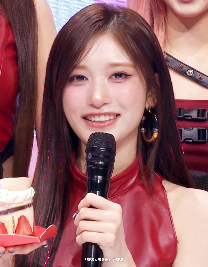 💕人気歌謡MCの卒業生 “#イソ”(#IVE)登場💕 ￣￣￣V