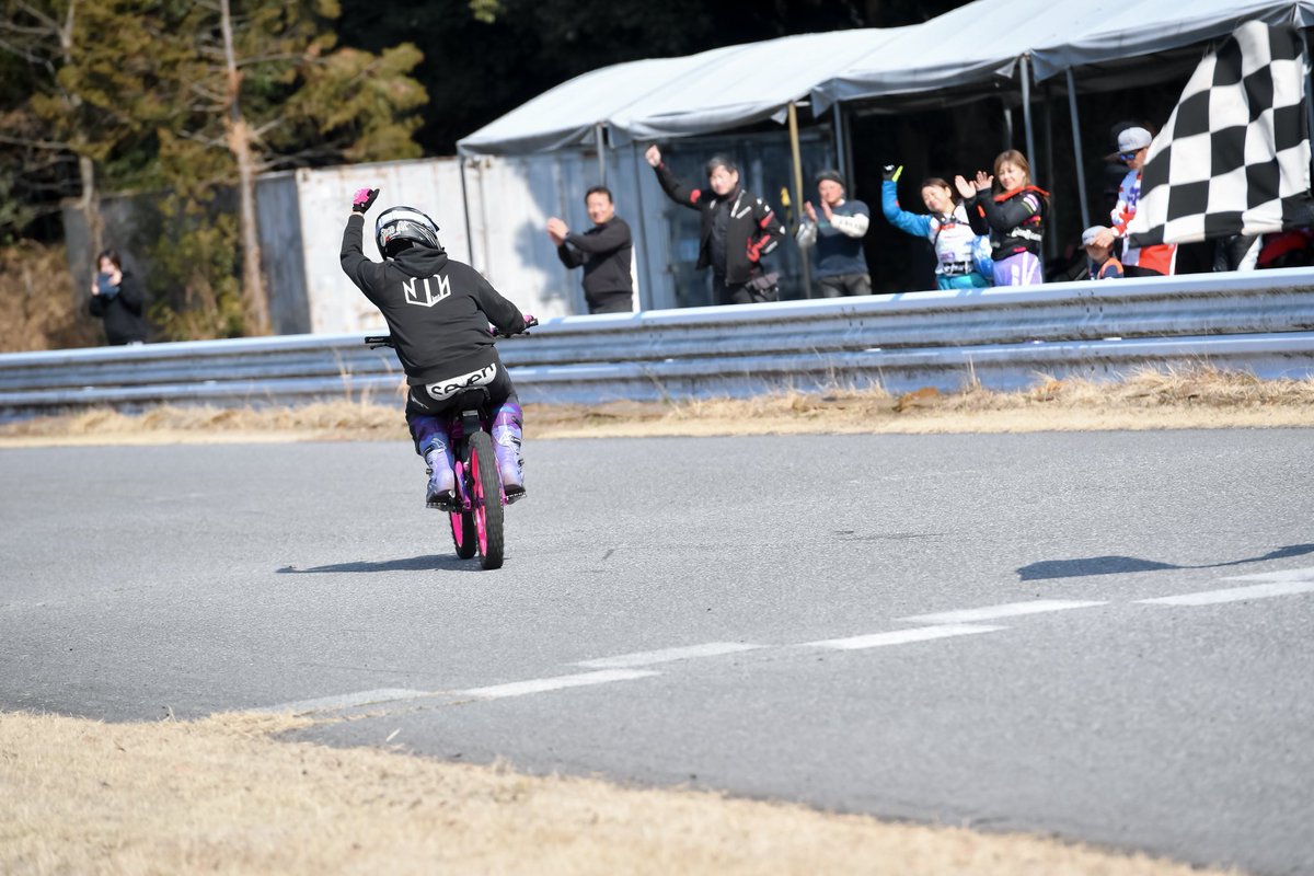 jonit_211's tweet image. 4ヶ月振りのおバイクだったんで全力ではしゃいだw

#SUPER2HEAT 
#surron