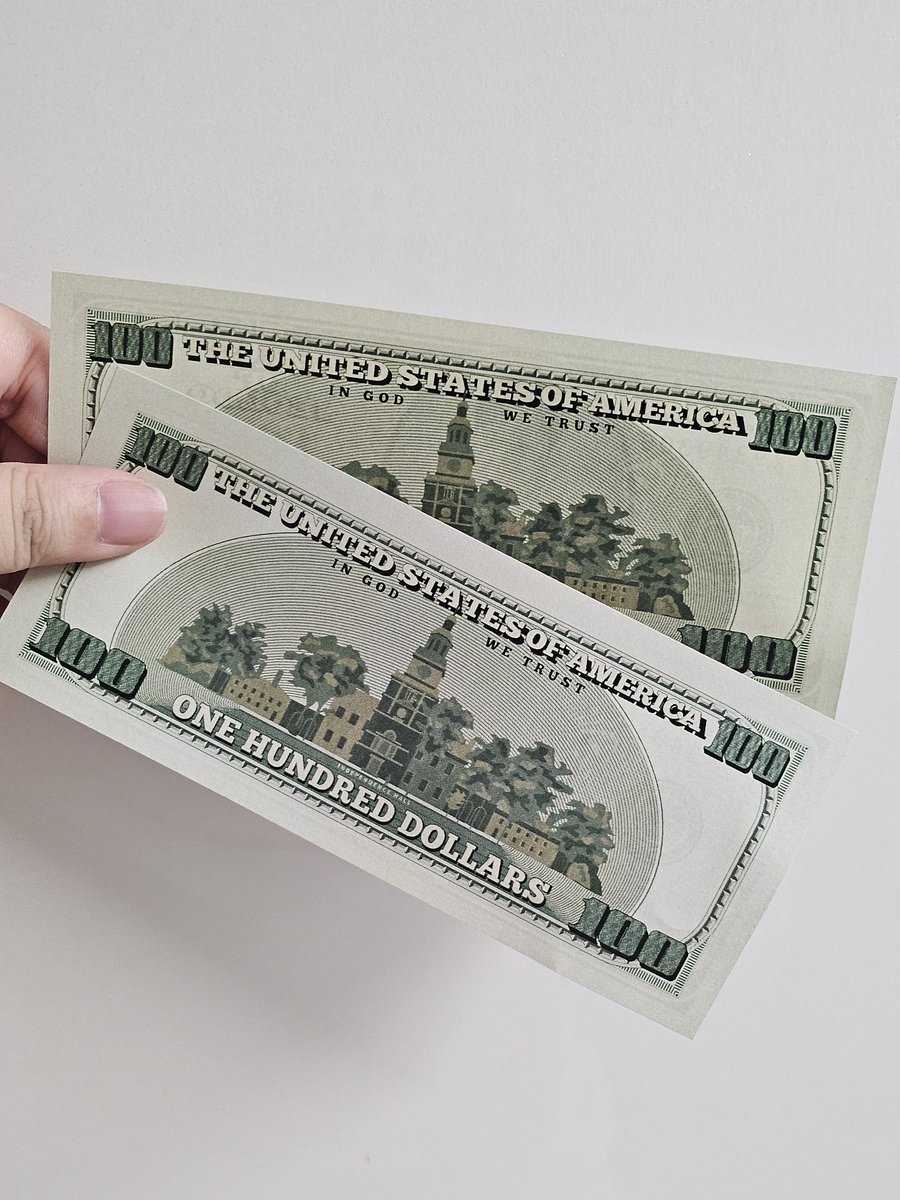 쌀트친들 ㅎㅇ 나눔공지 하러 왔습니다
다가오는 싸퇴,,싸인 받을데가 마땅치 않아서 극 컨셉에 맞춰 쌀달러 제작해왔습니다 Bank Of Jeoldo 에서 발행 됐구요...3월1일 막공 당일 30장 정도 나눔 합니다! 쌀달러에 싸인 받으셔도 되고 안받으셔도 됩니다 
장소랑 시간 당일 공지할게요!