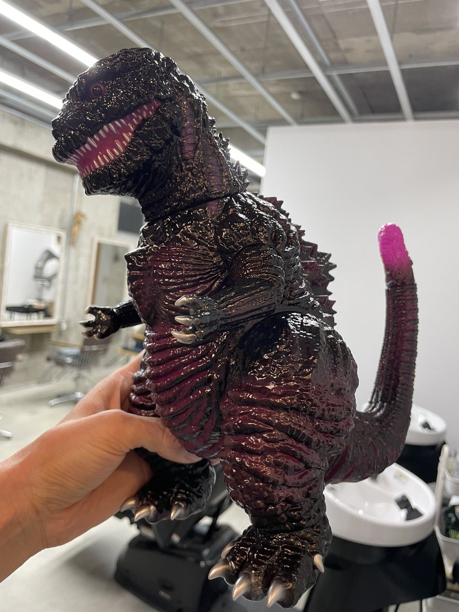 安楽安作シンゴジラ（2期）を飾っている美容室は日本でうちだけかなw
