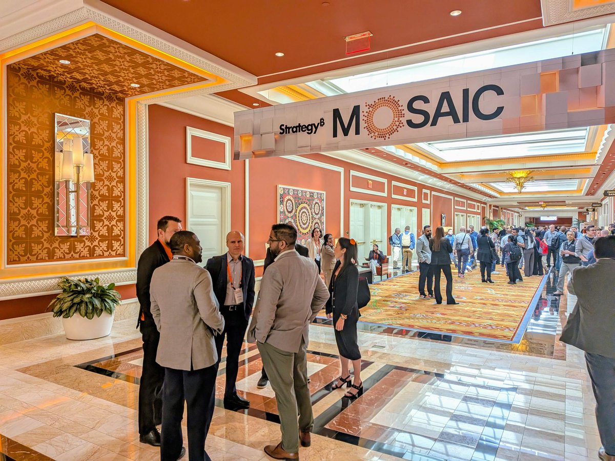 CRMT0's tweet photo. 📷 Vizija prihodnosti neposredno iz Las Vegasa: CRMT na Strategy World 2026! CRMT CEO, Matej Petrovčič, se te dni mudi v samem središču tehnološkega dogajanja na Strategy World 2026 s fokusom na prihodnosti podatkov in AI. #StrategyWorld2026 https://t.co/yX91cPFnVg