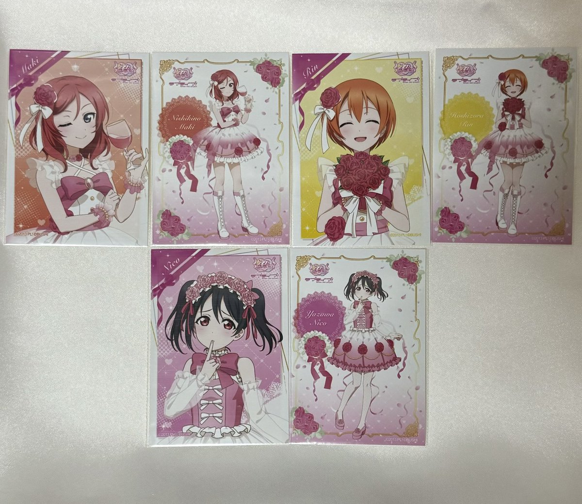 ラブカ感謝祭　グッズ　μ's　交換
ミニブロマイド

【譲】
凛/真姫/にこ

【求】
希

郵送でのお取引となります。