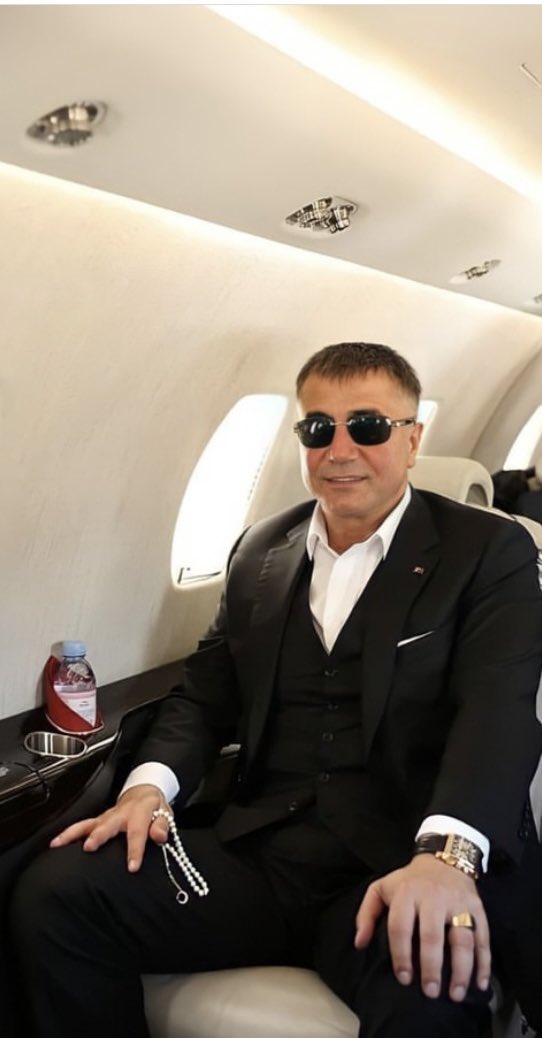 sp_mertozkayaa's tweet photo. Altının değerini sarraf, adamın değerini zaman bilirmiş. Yıllar geçse de değişmeyen tek gerçek senin o asil ve onurlu duruşundur. Bu can bu bedende oldukça senin izindeyiz Reis.
@sedat_peker https://t.co/5JkETmq8TC