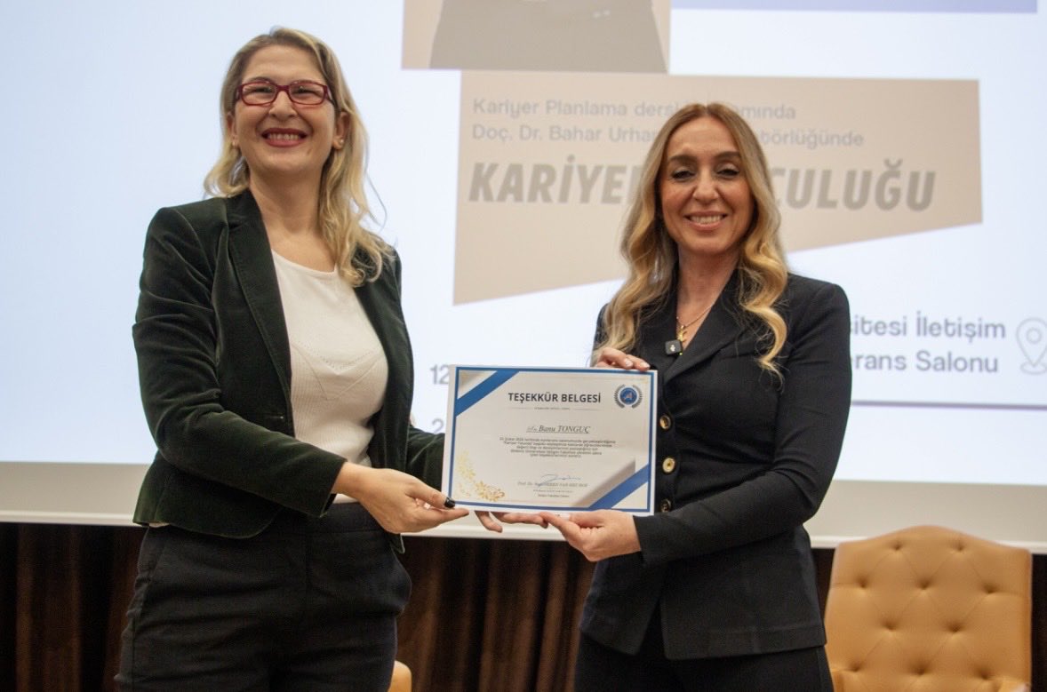 PRBANUTONGUC's tweet photo. Akdeniz Ün. İletişim Fakültesi Kariyer Planlama dersi kapsamında, gerçekleştirilen söyleşide, bir İLEF mezunu olarak iletişim fakültesi öğrencileriyle bir araya gelmek mutluluktu. Doç. Dr. Bahar Urhan’a ve katılım sağlayan tüm genç İLEF’liere teşekkür ederim.@Akdeniziletiim1 https://t.co/X0KXHKM0aj