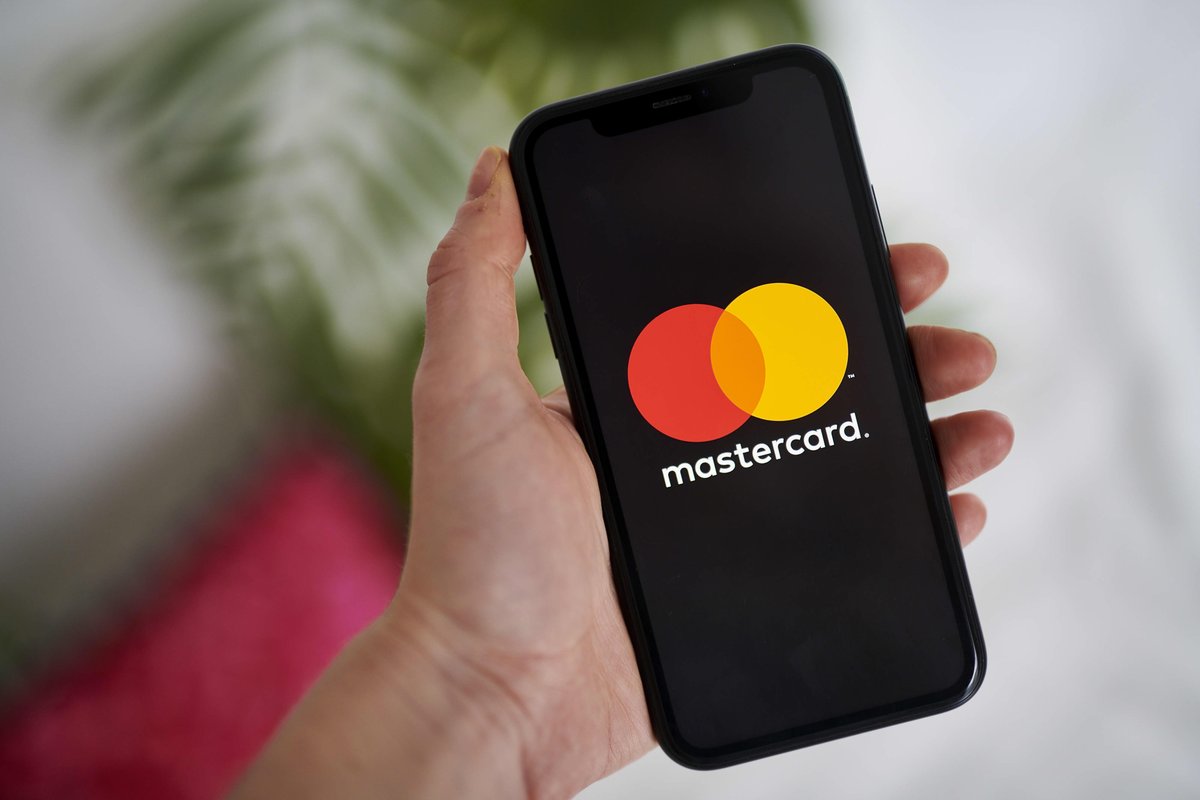 MasterCard is hiring a "Director #Crypto Flows, Product Management" to push deeper into the DeFi space. The core responsibilities of the role include: owning card-based crypto on ramps and stablecoin-linked issuance; sizing and scaling stablecoin, tokenized asset, and DeFi