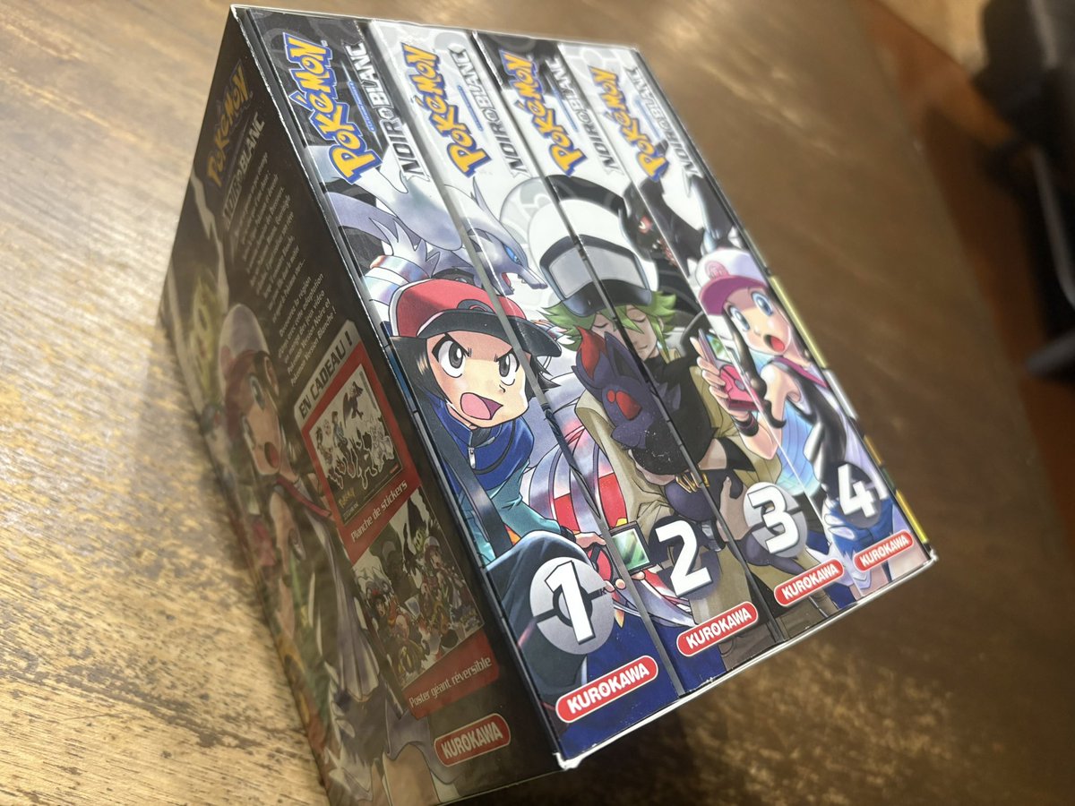 小学館の国際事業室から海外翻訳版の著作贈呈分を送って頂きました