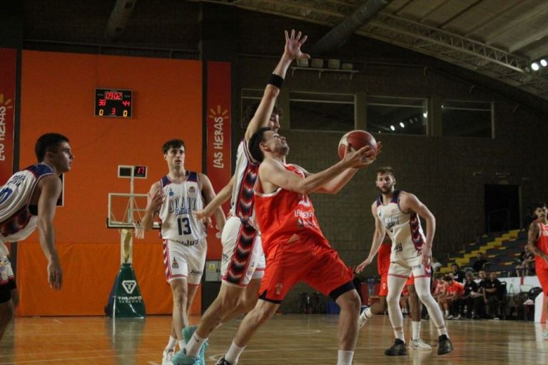 LIGA ARGENTINA. <a href="/hlhbasquetmza/">Huracán Las Heras Básquet</a> perdió en el Polimeni y sufrió su séptima derrota en fila.
saltoinicial.com.ar/2026/02/25/lig…
