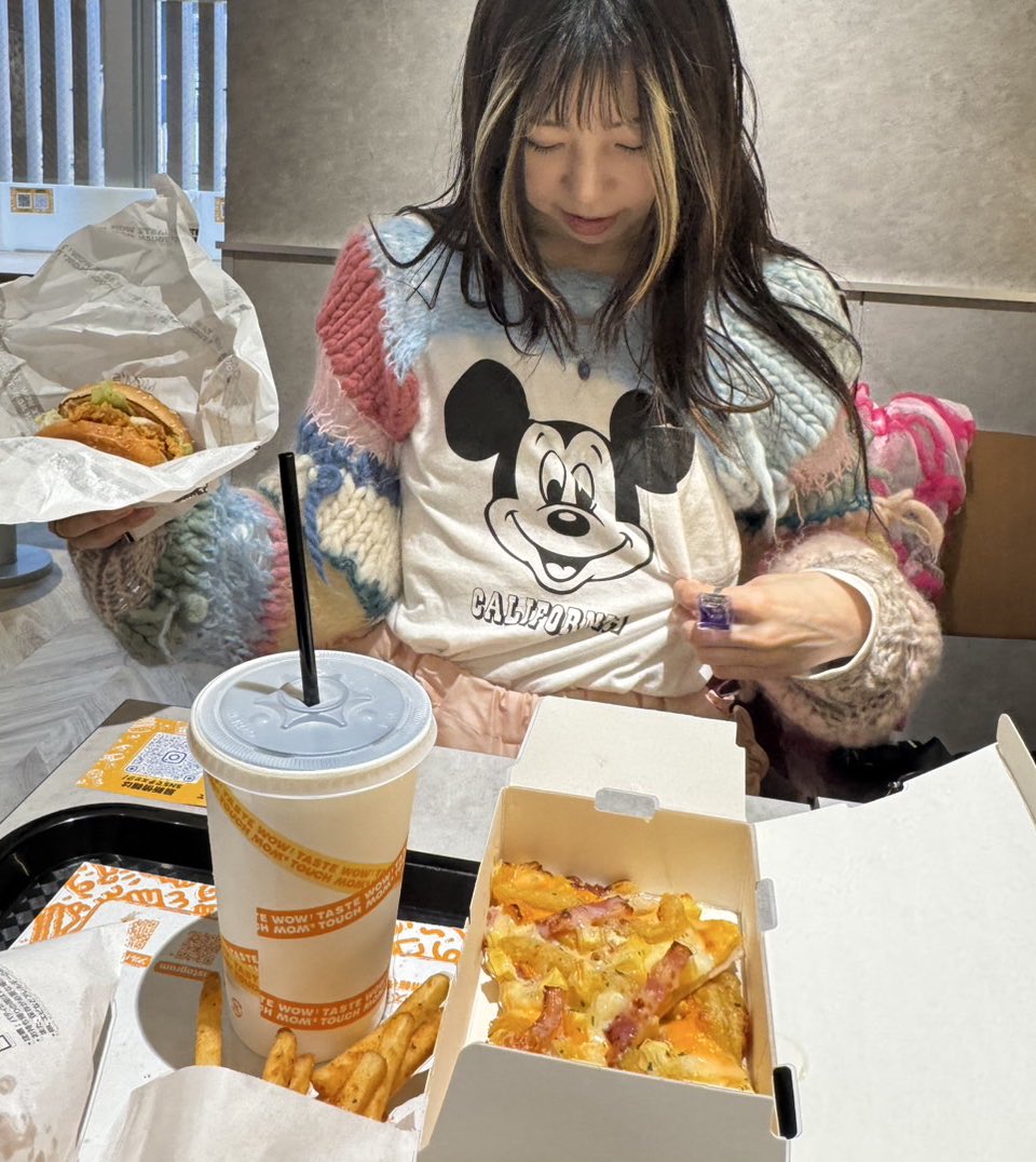 hitomi :::: tweet media