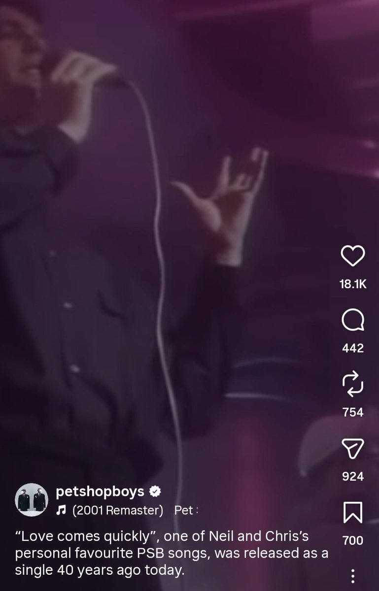 bulbous salutation tweet media