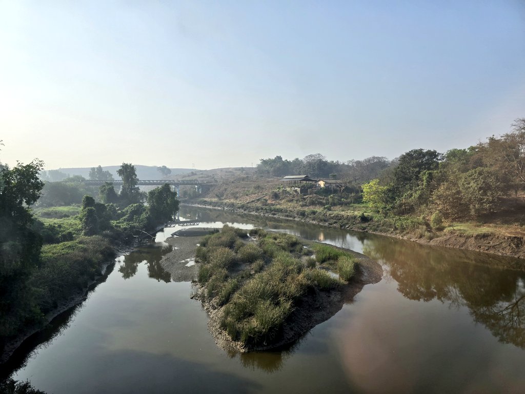 nonstopeurotrip's tweet photo. Some cracking #TrainWindowViews along the Konkan Railway so far - and we're not even at the good bits yet! ๐๐ฎ๐ณ #India #NonstopEurotrip https://t.co/fvYMYavOz9