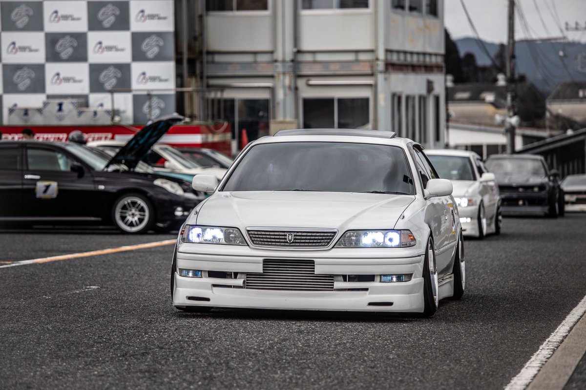 でおん tweet media