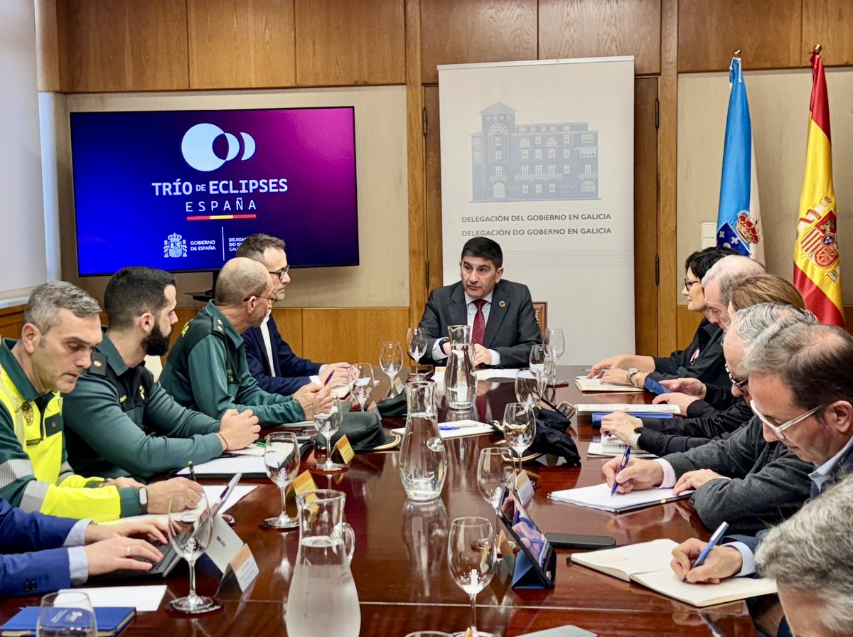 DelegGobGAL's tweet image. 🌞@blancolobeiras vén de presidir unha reunión de coordinación cos organismos da #AGE implicados no operativo da #Eclipse do 12 de agosto

🗣️ “Estamos preparados para que Galicia viva este momento histórico sen sobresaltos e con todas as garantías para a poboación e o territorio”