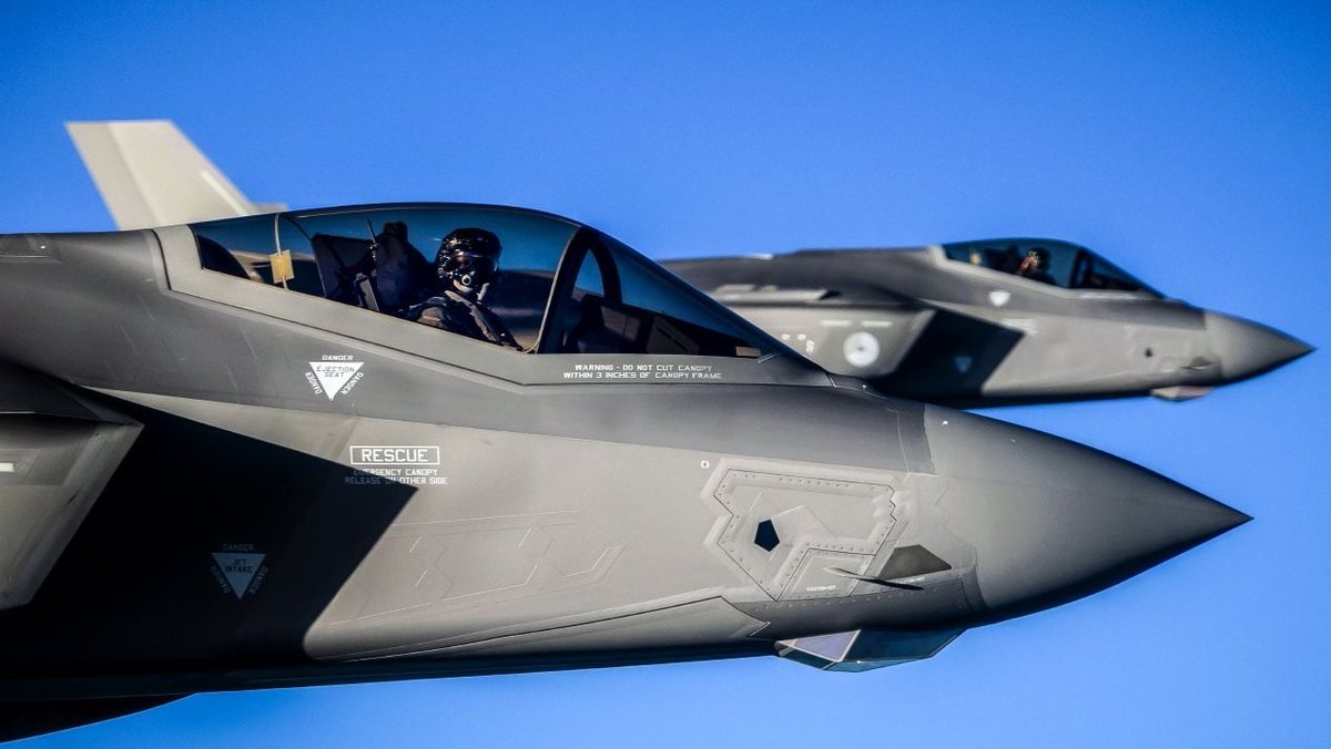 🇵🇹🇺🇸L’ambassadeur états-unien John Arrigo met la pression sur le Portugal pour les pousser à acheter des F-35.

Il les appelle à remplacer leurs F-16 par des F-35 pour rester « interopérable » avec les meilleures forces aériennes européennes.

En parlant de « Champions League »
