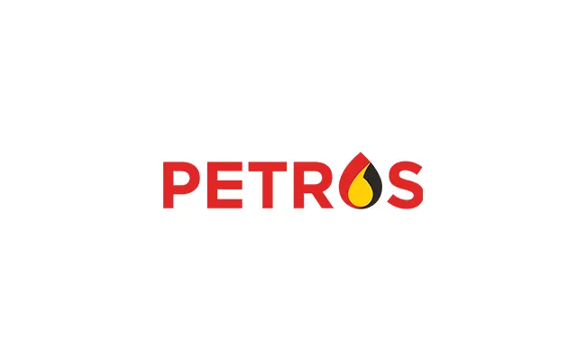 NewsBFM's tweet photo. The Kuching High Court has dismissed Petros’ bid to stop PETRONAS from calling on a RM7.95 million bank guarantee, ruling the attempt unlawful.

The bench affirmed that the national oil &amp; gas firm's claim to the guarantee is valid and ordered Petros to pay RM50,000 in costs.

🧵1 https://t.co/JS4m0OHAR6